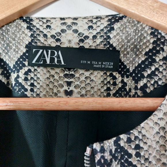 Zara Python Print Coat - Picture 2 of 9